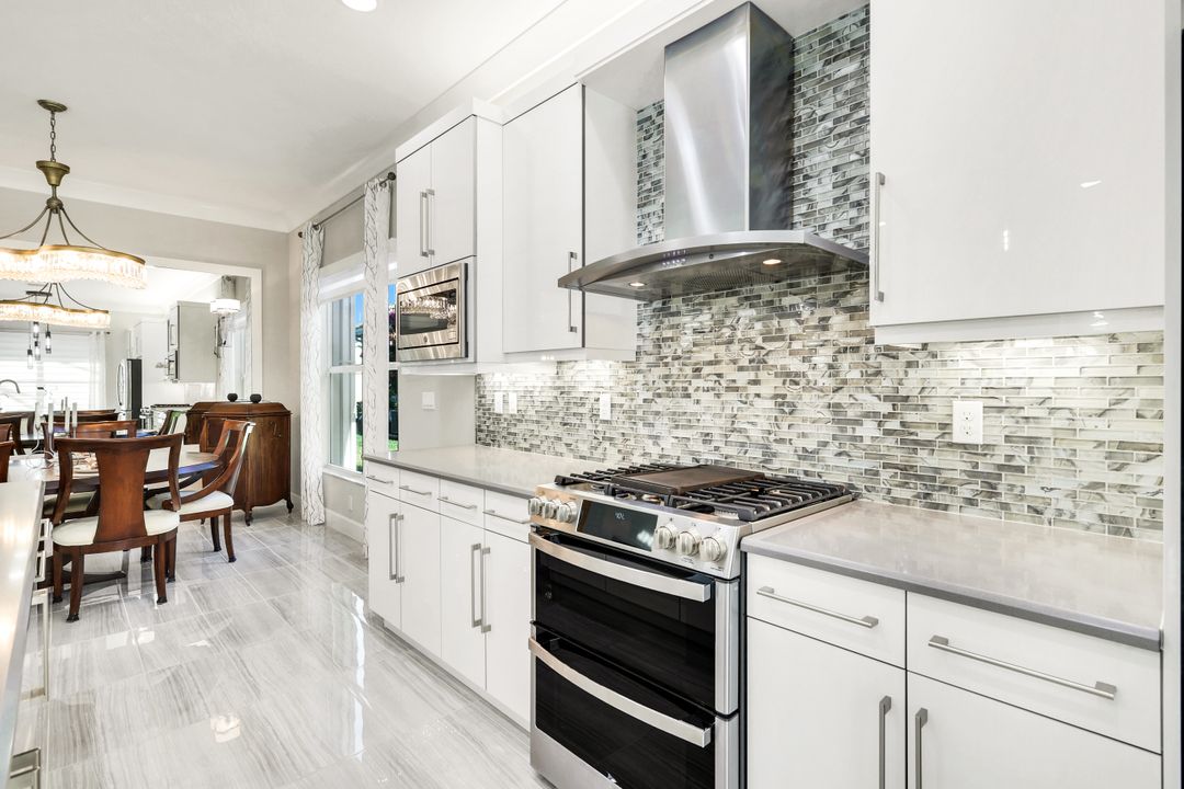 28560 Twain Dr, Bonita Springs, FL 34135