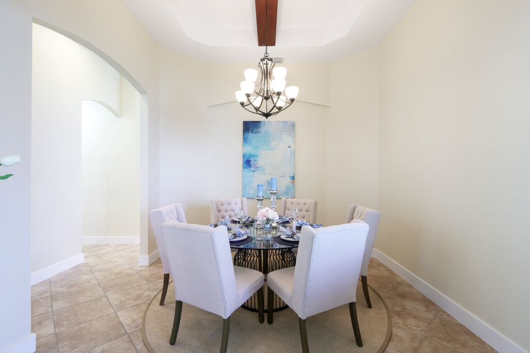 985 Chesapeake Bay Ct, Naples, FL 34120