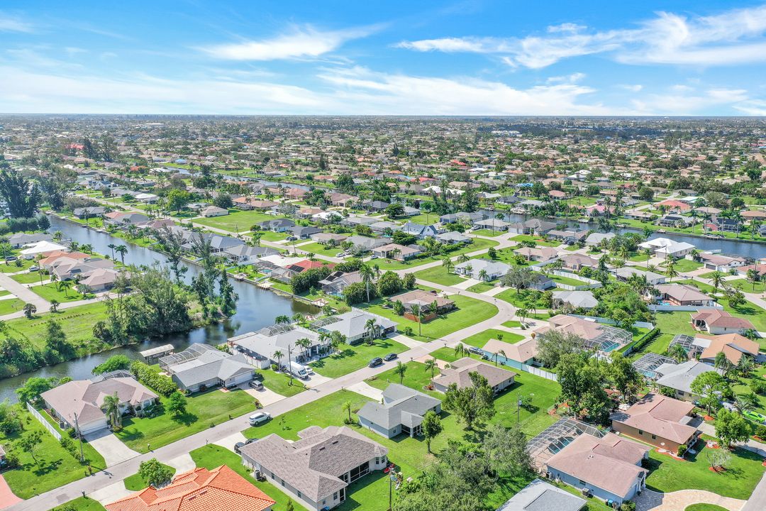 2127 SE 5th Pl, Cape Coral, FL 33990