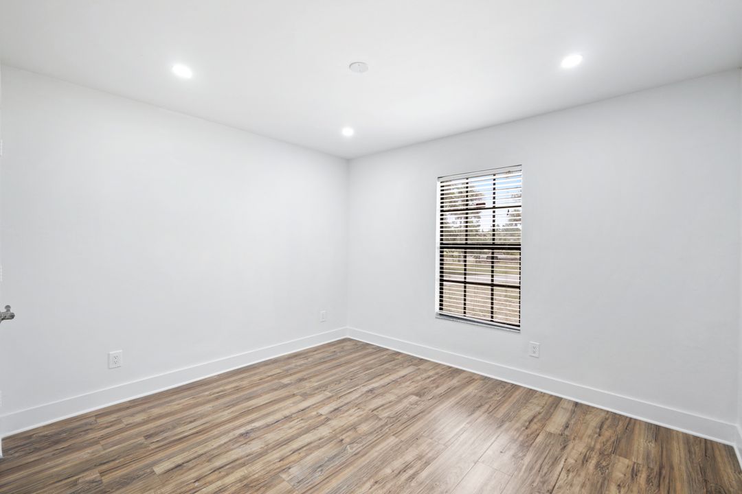 2760 14th Ave SE, Naples, FL 34117