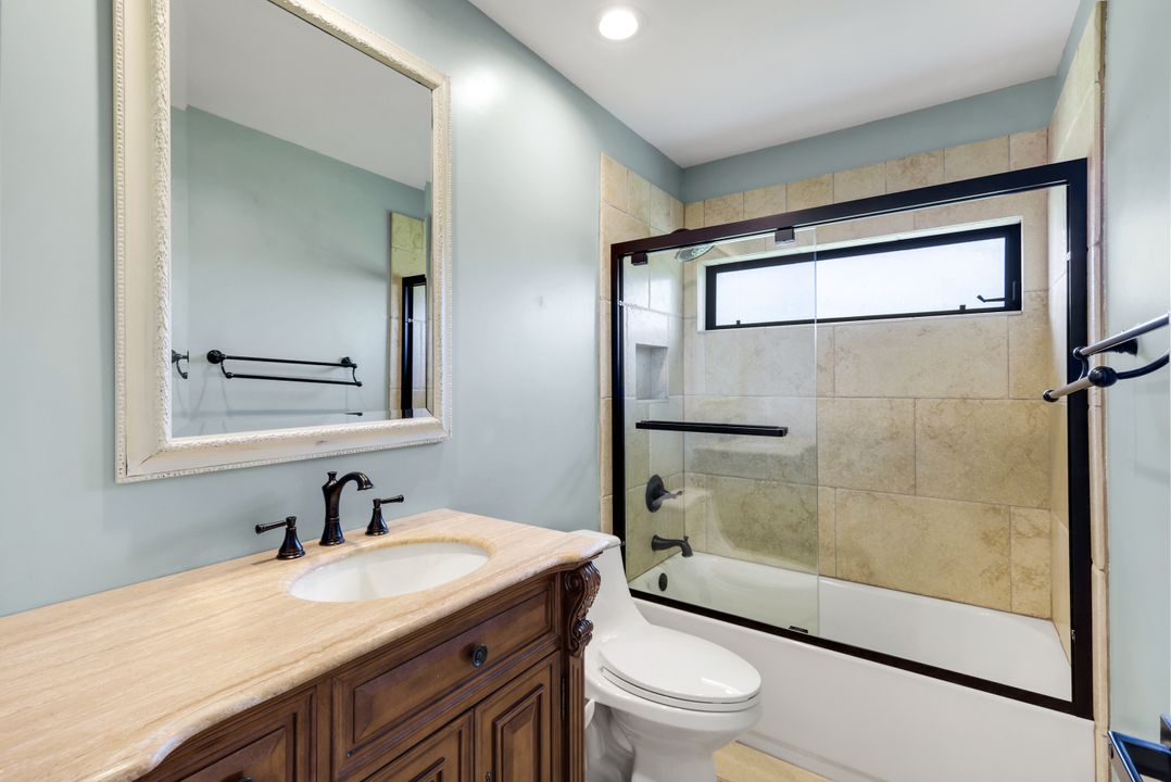 520 Raven Way, Naples, FL 34110
