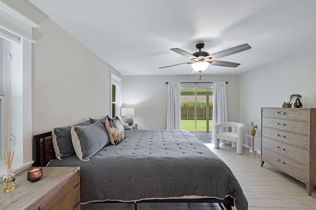 282 Madison Dr, Naples, FL 34110