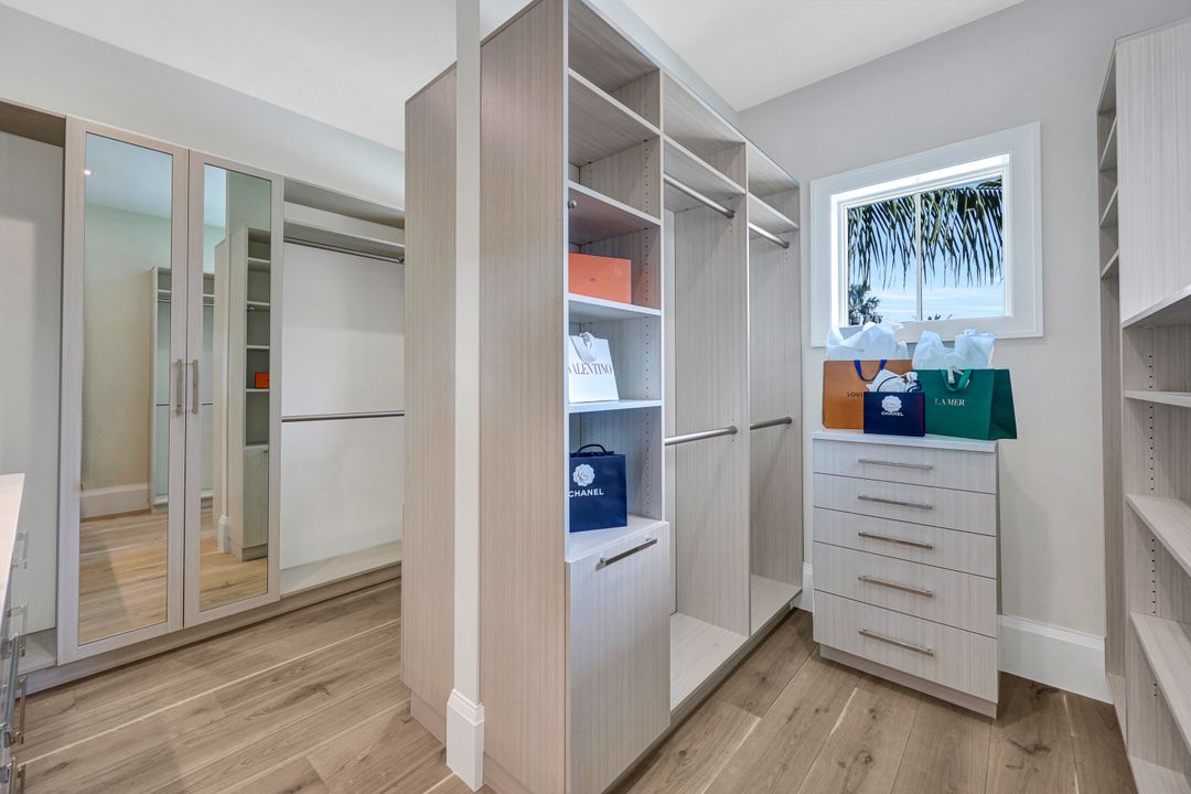 3637 Crayton Rd, Naples, FL 34103