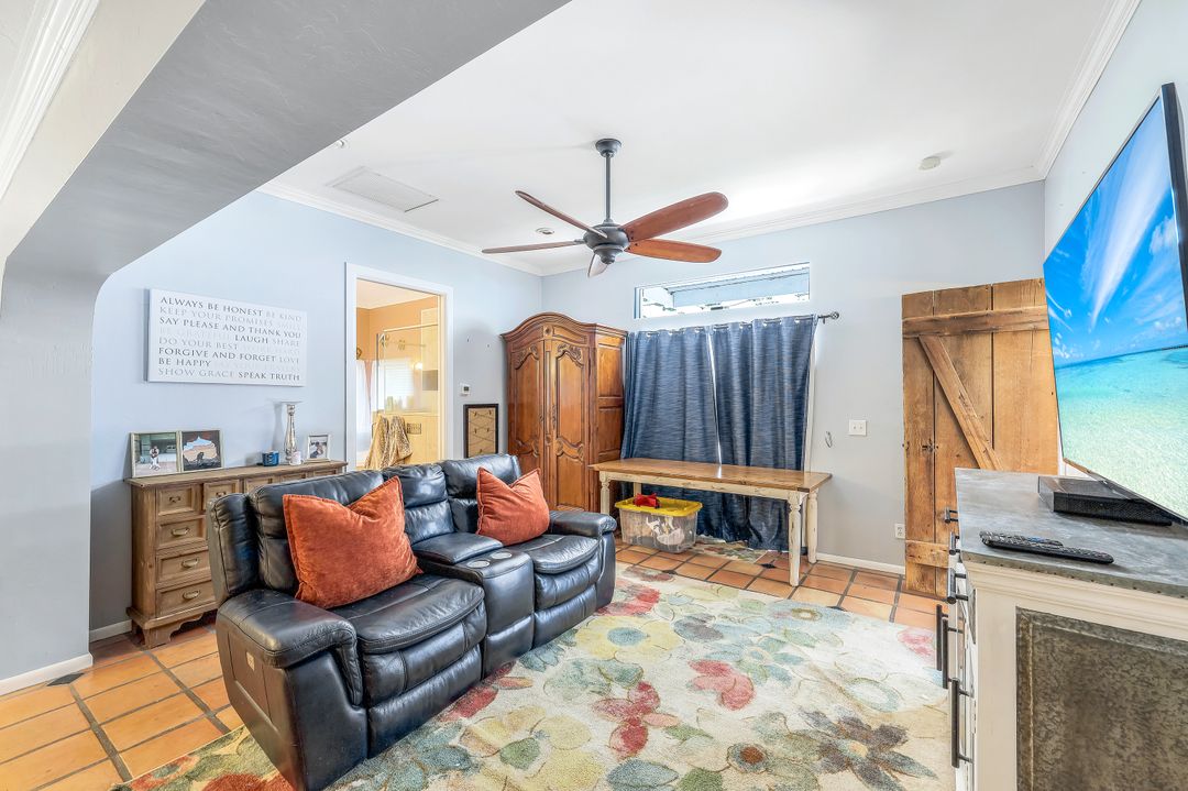 4561 Beechwood Lake Dr, Naples, FL 34112