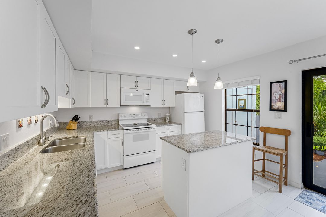 102 Marco Villas Dr #S-7, Marco Island, FL 34145