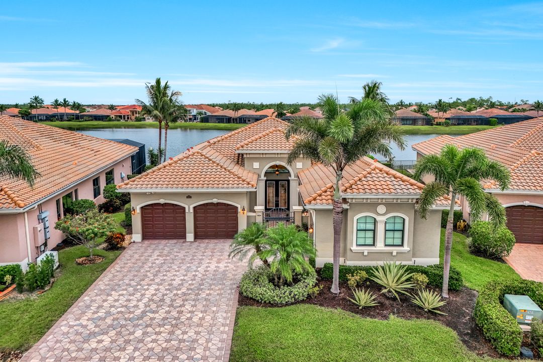 2975 Cinnamon Bay Cir, Naples, FL 34119
