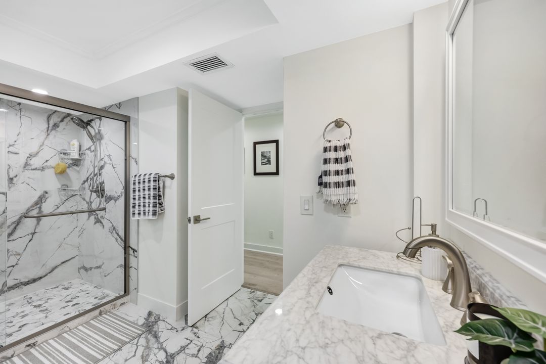 2061 Santa Barbara Blvd, Naples, FL 34116