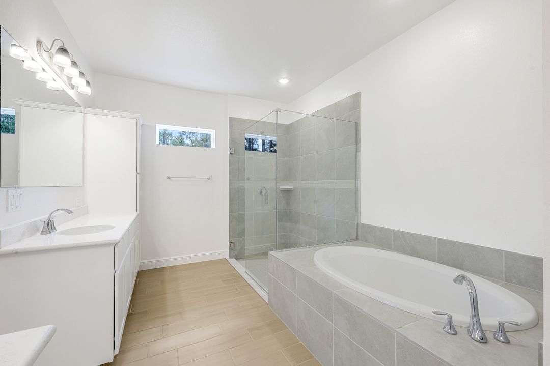 2614 54th Ave NE, Naples, FL 34120