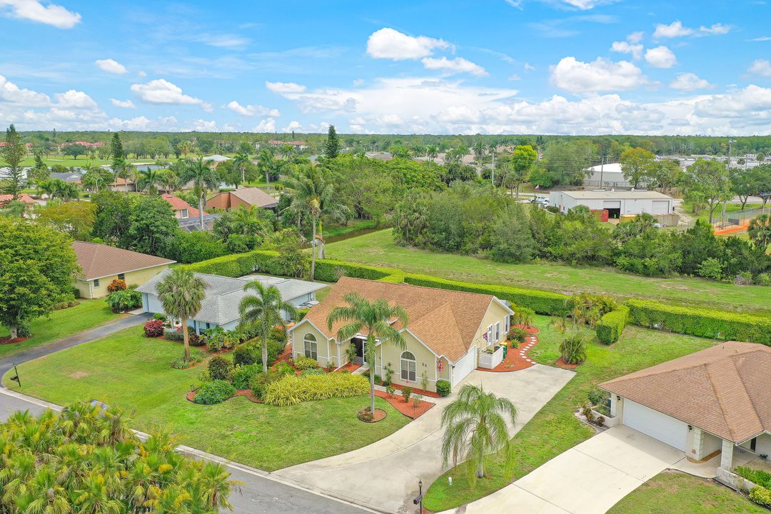 84 Valley Stream Ln, Naples, FL 34113