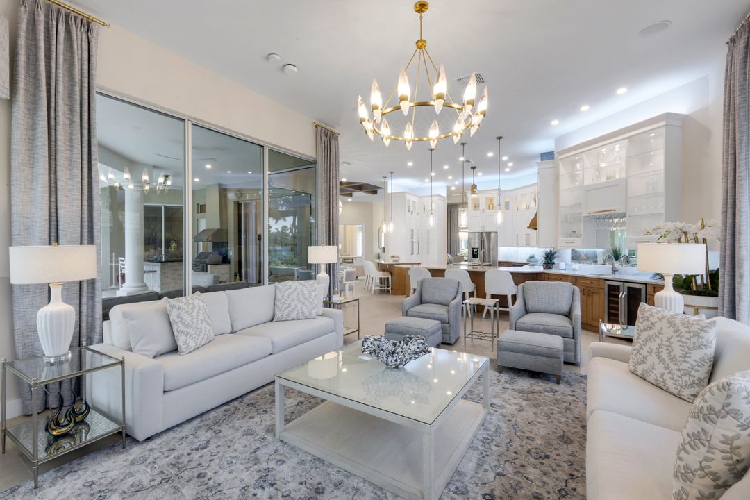 260 Cheshire Way, Naples, FL 34110