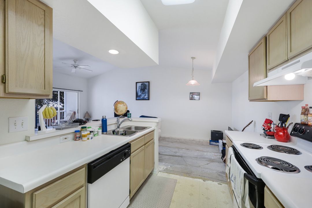 4645 St Croix Ln #1335, Naples, FL 34109