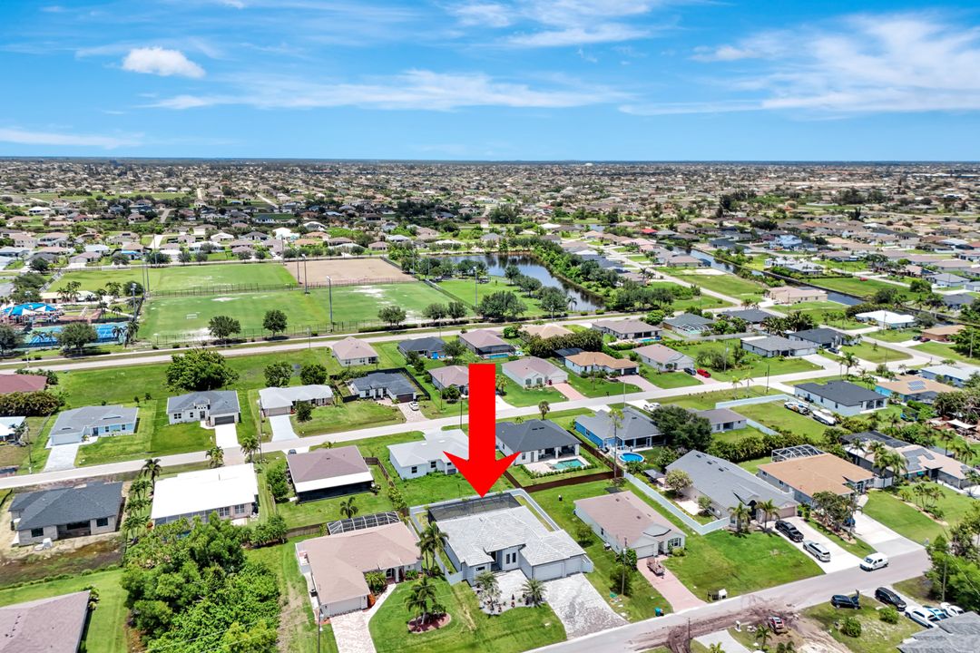 2709 SW 4th Ln, Cape Coral, FL 33991