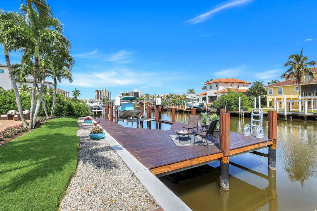 273 Egret Ave, Naples, FL 34108