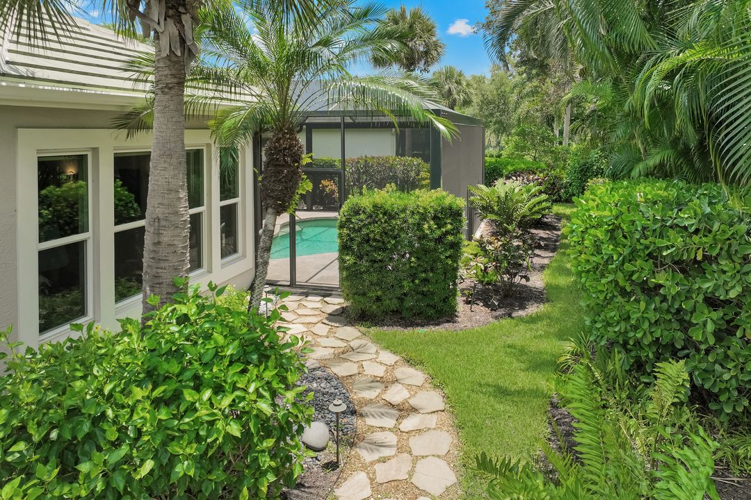 23151 Foxberry Ln, Bonita Springs, FL 34135