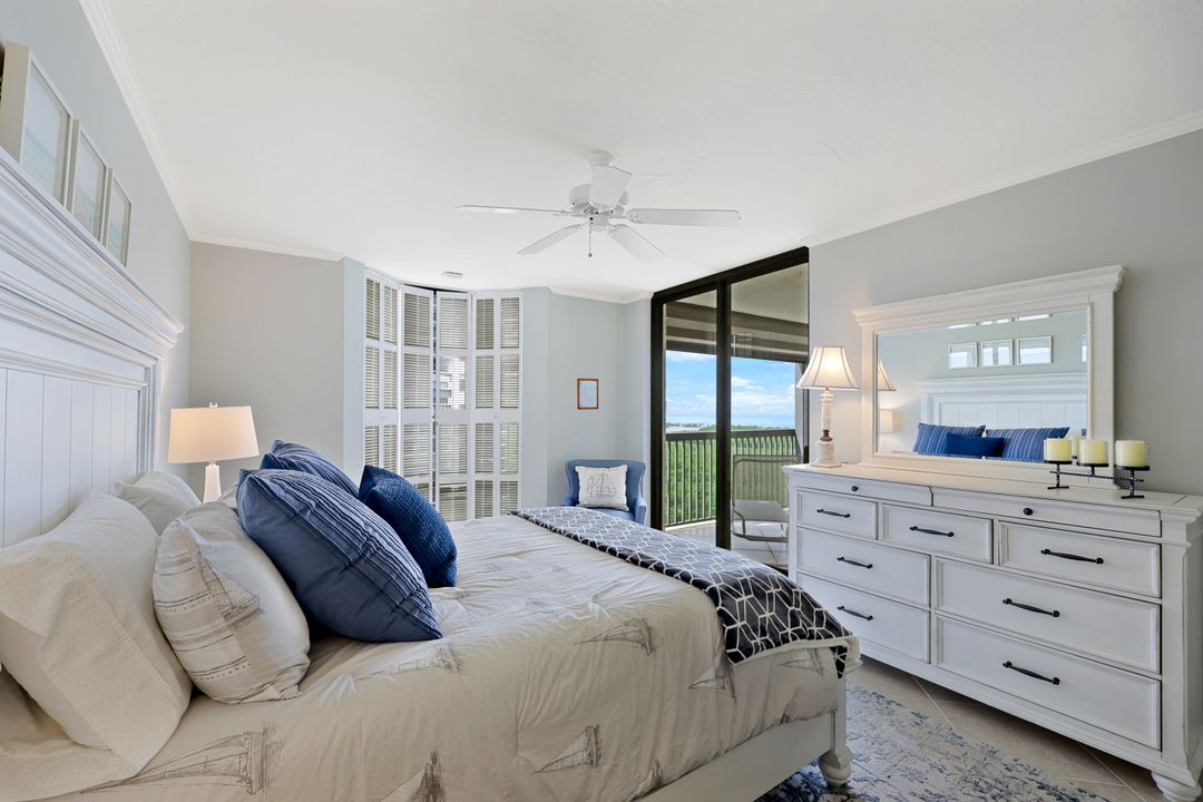 6075 Pelican Bay Blvd #1101, Naples, FL 34108
