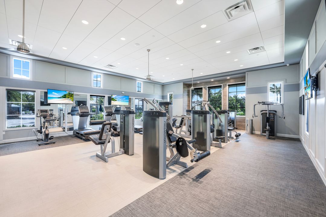 8959 Redonda Dr, Naples, FL 34114