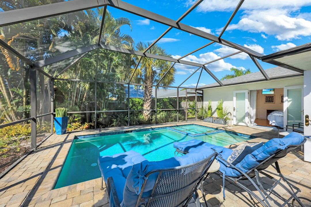 768 96th Ave N, Naples, FL 34108