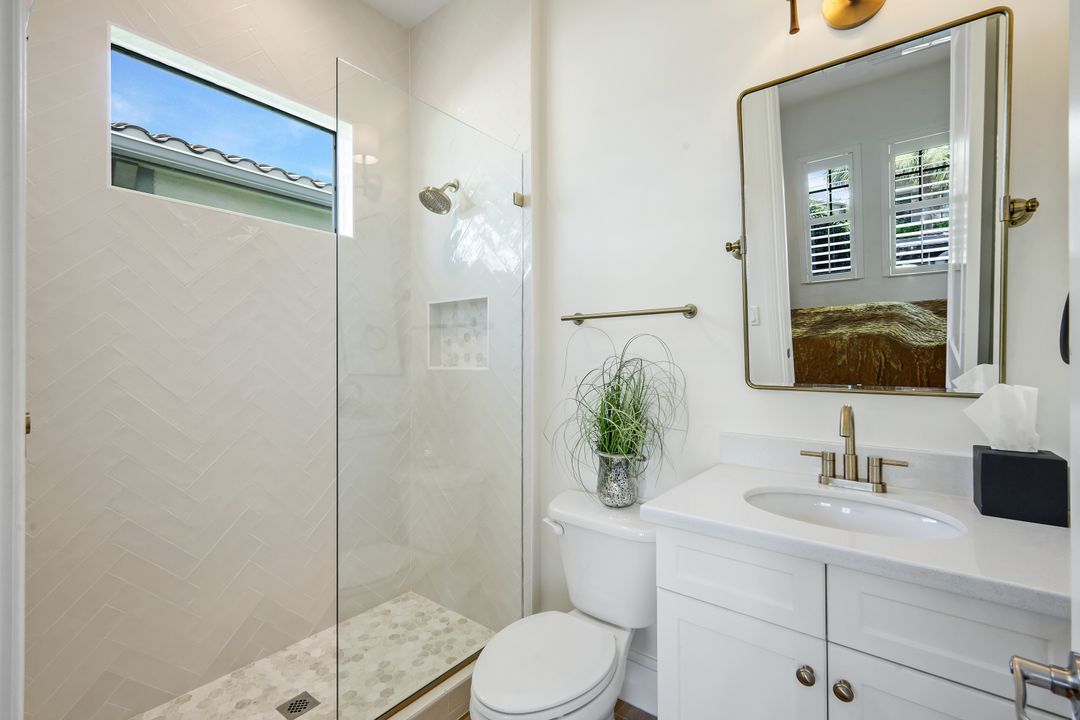 9458 Greenleigh Ct, Naples, FL 34120