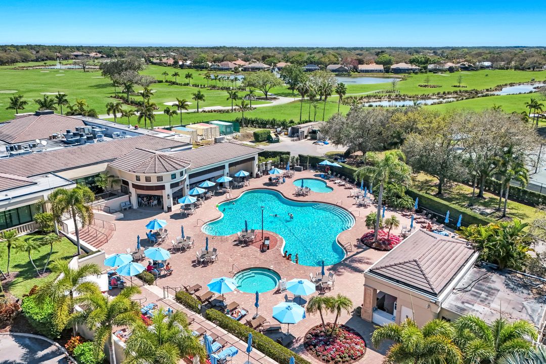 242 Via Perignon, Naples, FL 34119