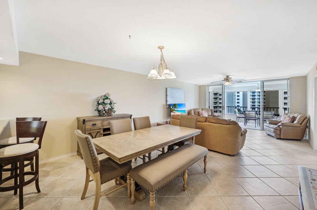 11118 Gulf Shore Dr #803, Naples, FL 34108