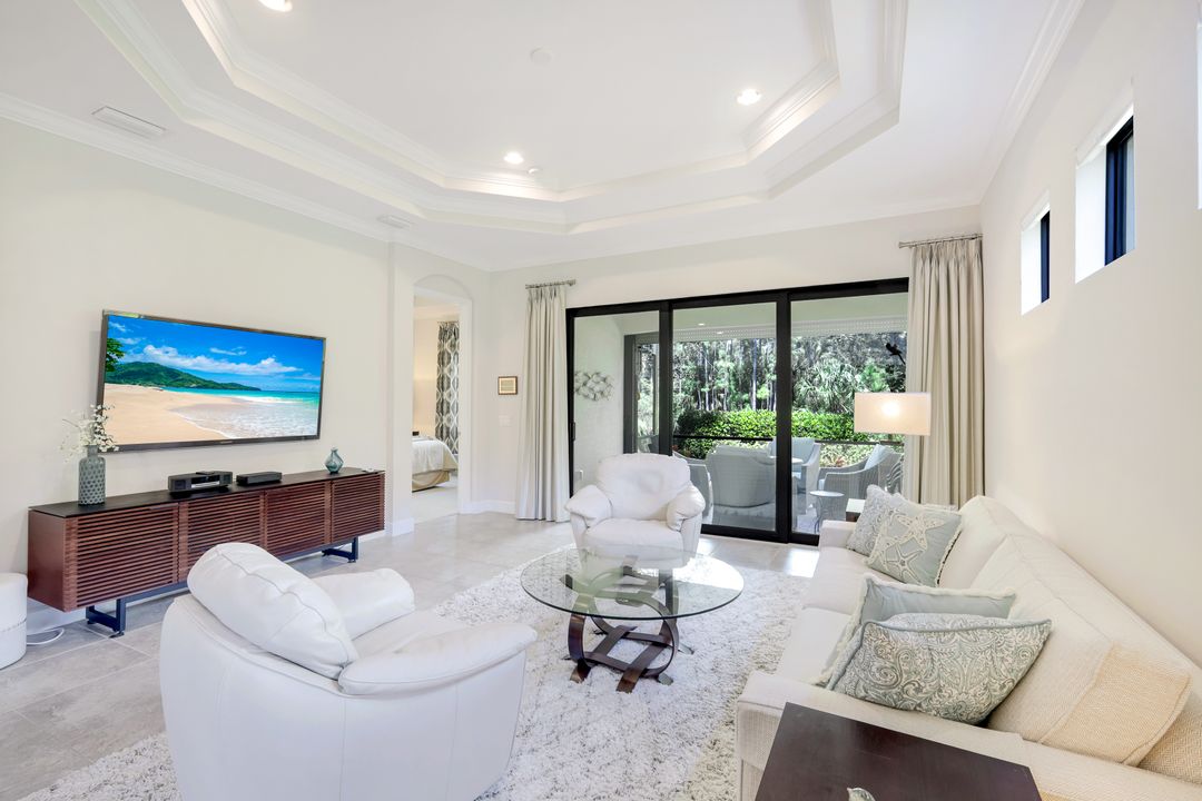 9433 Isla Bella Cir, Bonita Springs, FL 34135