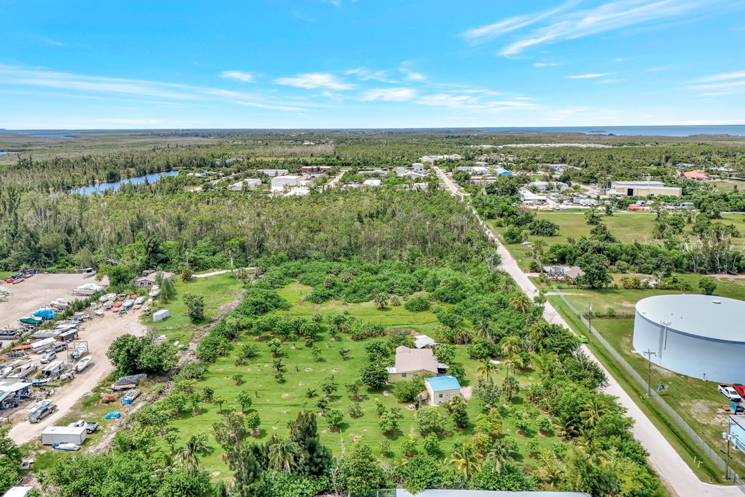 10464 Betsy Pkwy, Saint James City, FL 33956