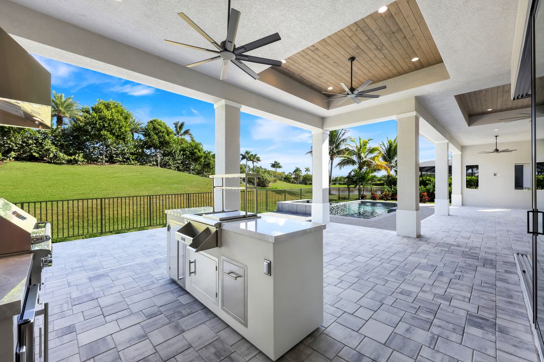 14282 Charthouse Cir, Naples, FL 34114