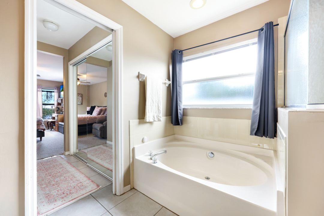 2427 NW 25th St, Cape Coral, FL 33993