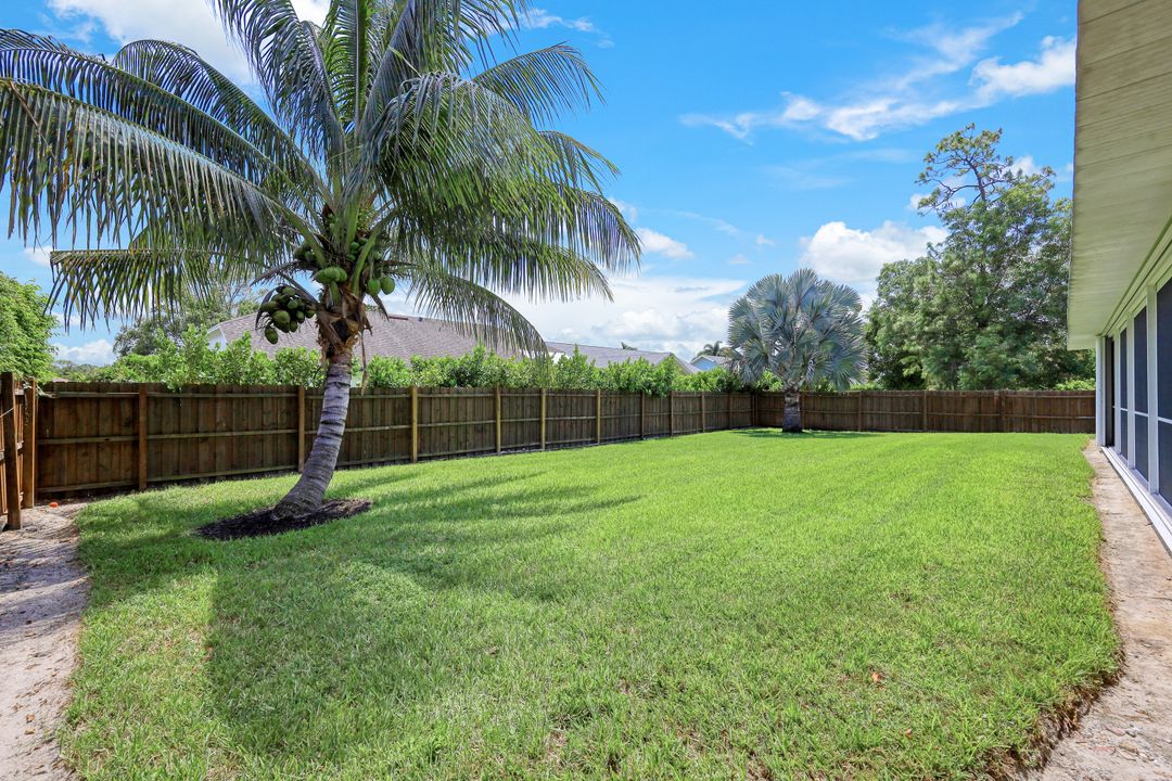 282 Madison Dr, Naples, FL 34110