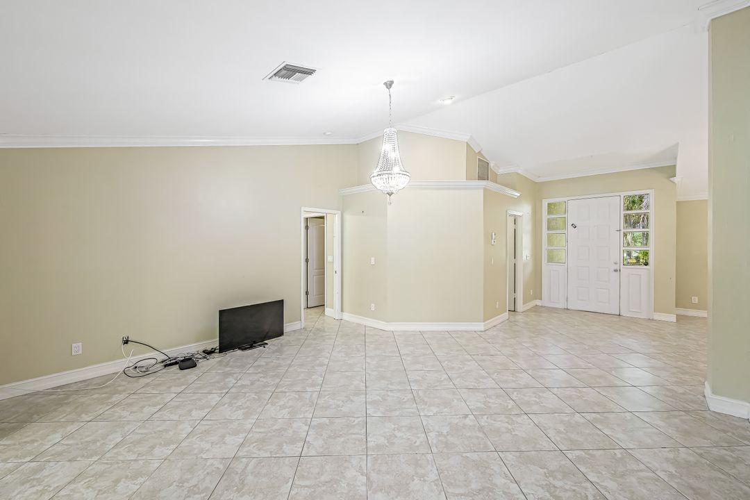 111 2nd St SE, Naples, FL 34117