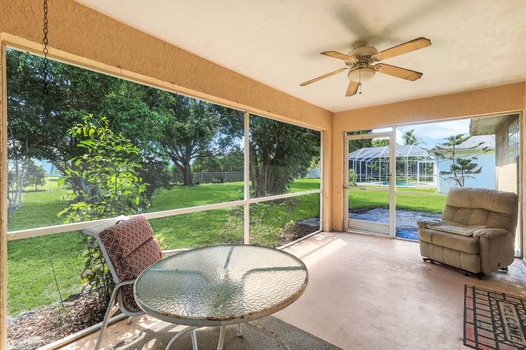 1015 SE 4th Pl, Cape Coral, FL 33990