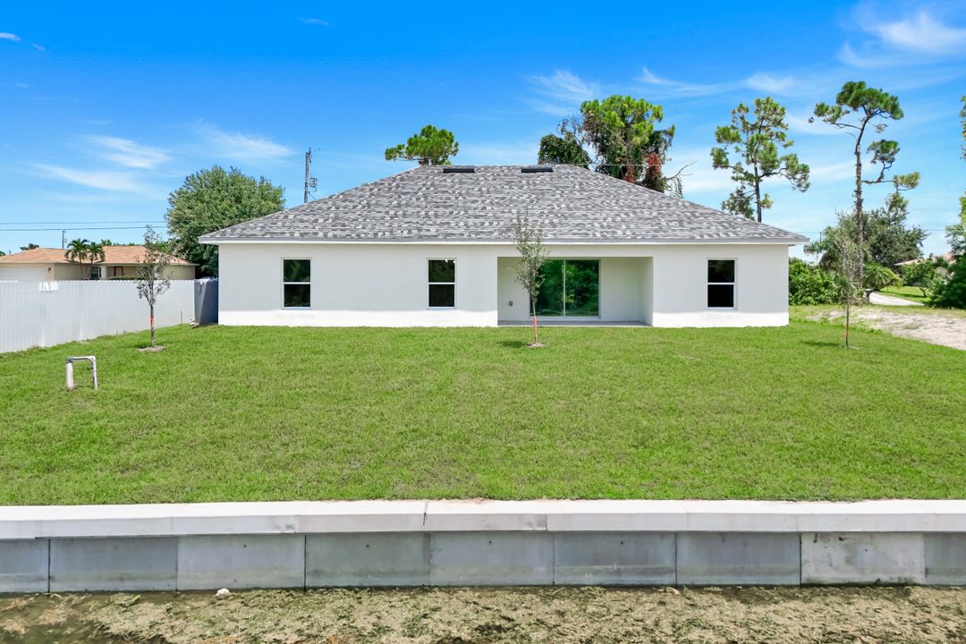 2018 NE 33rd Ln, Cape Coral, FL 33909
