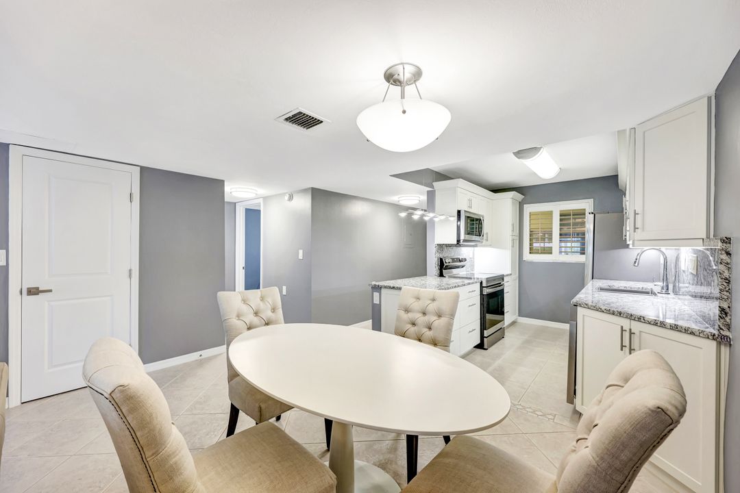 900 8th Ave S #104, Naples, FL 34102