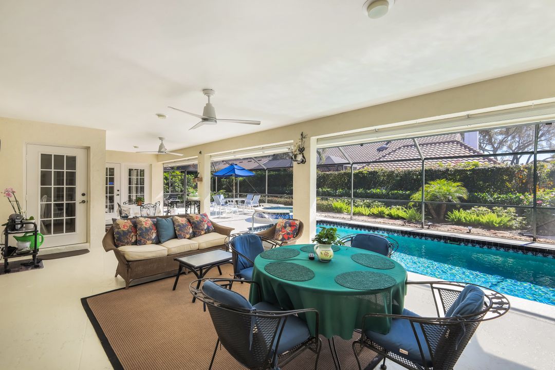 712 Pine Creek Ln, Naples, FL 34108