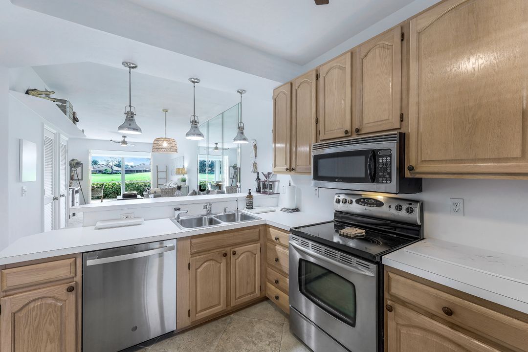 8200 Twelve Oaks Cir #412, Naples, FL 34113