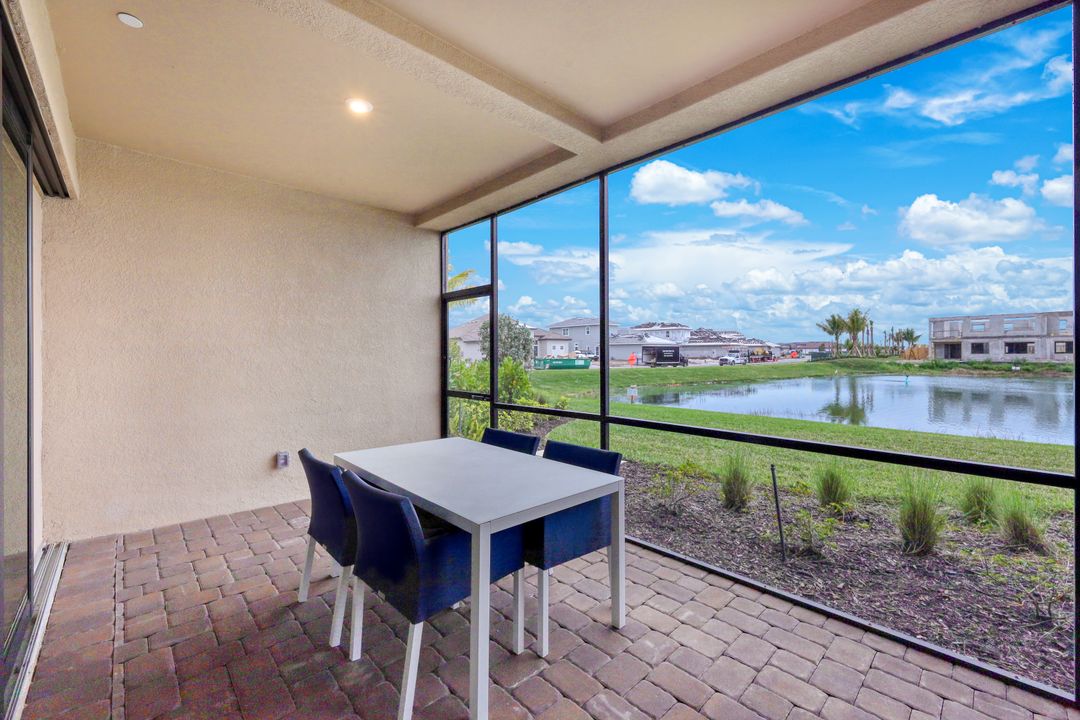 15261 Zeno Wy #102, Naples, FL 34114