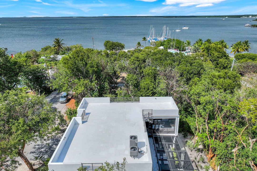 107 Point Pleasant Dr, Key Largo, FL 33037