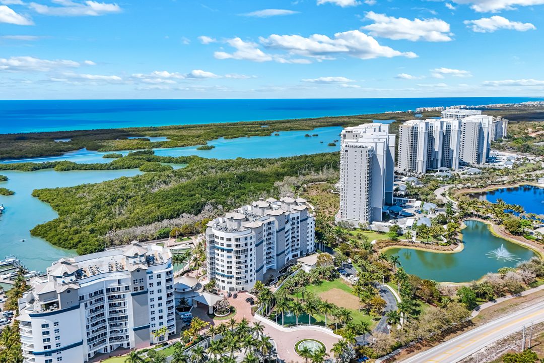 13675 Vanderbilt Dr #406, Naples, FL 34110