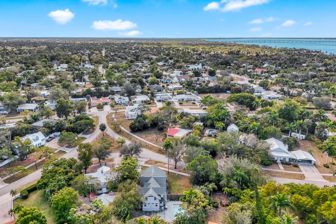 1473 Barcelona Ave, Fort Myers, FL 33901