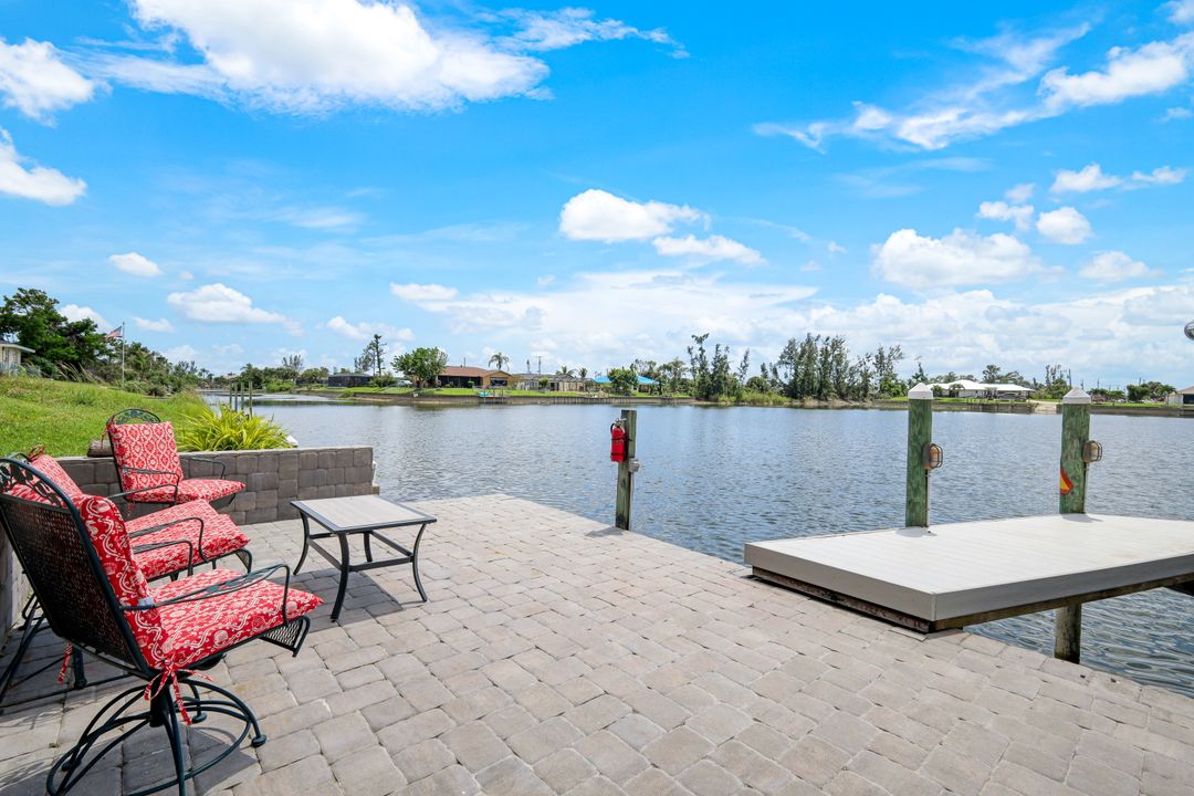 1222 SW 4th Ct, Cape Coral, FL 33991