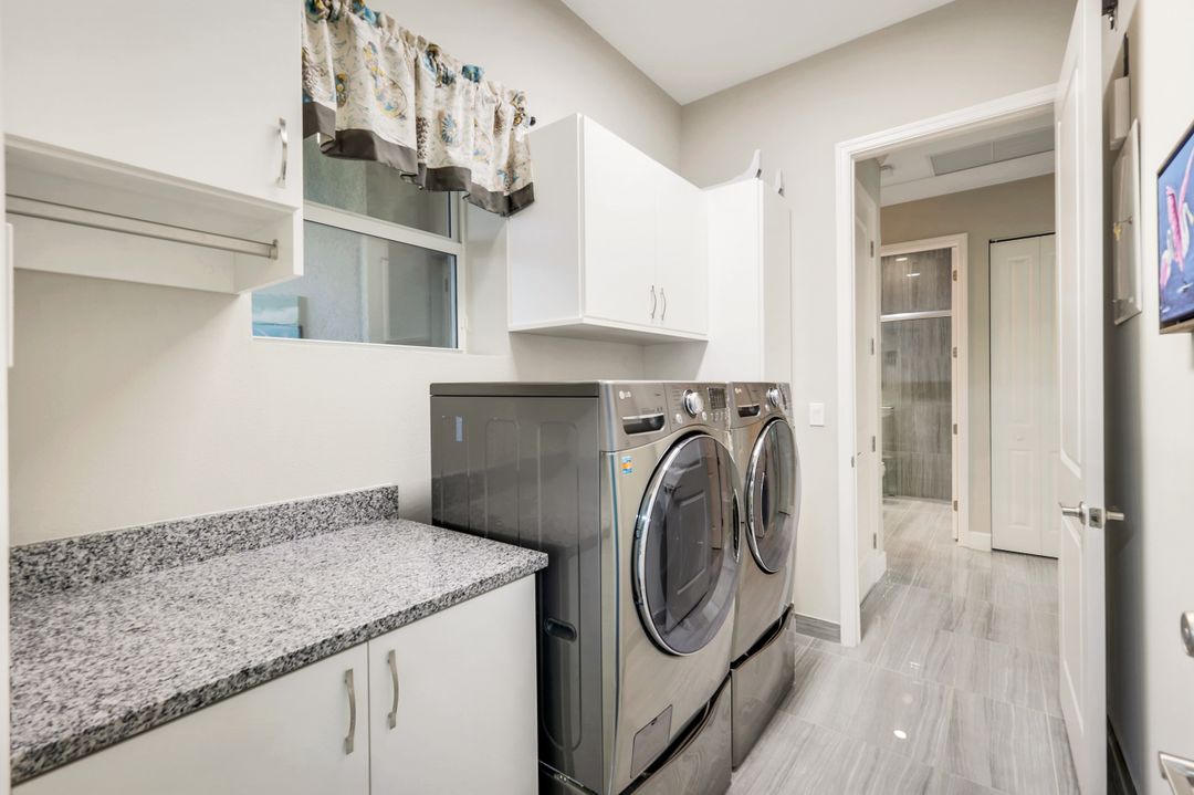 28560 Twain Dr, Bonita Springs, FL 34135