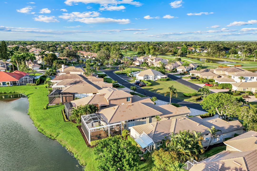 10366 Quail Crown Dr, Naples, FL 34119