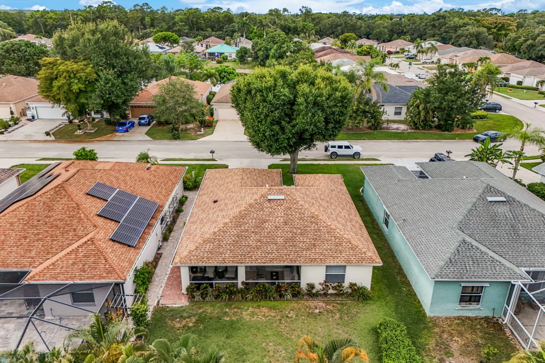 156 Stanhope Cir, Naples, FL 34104