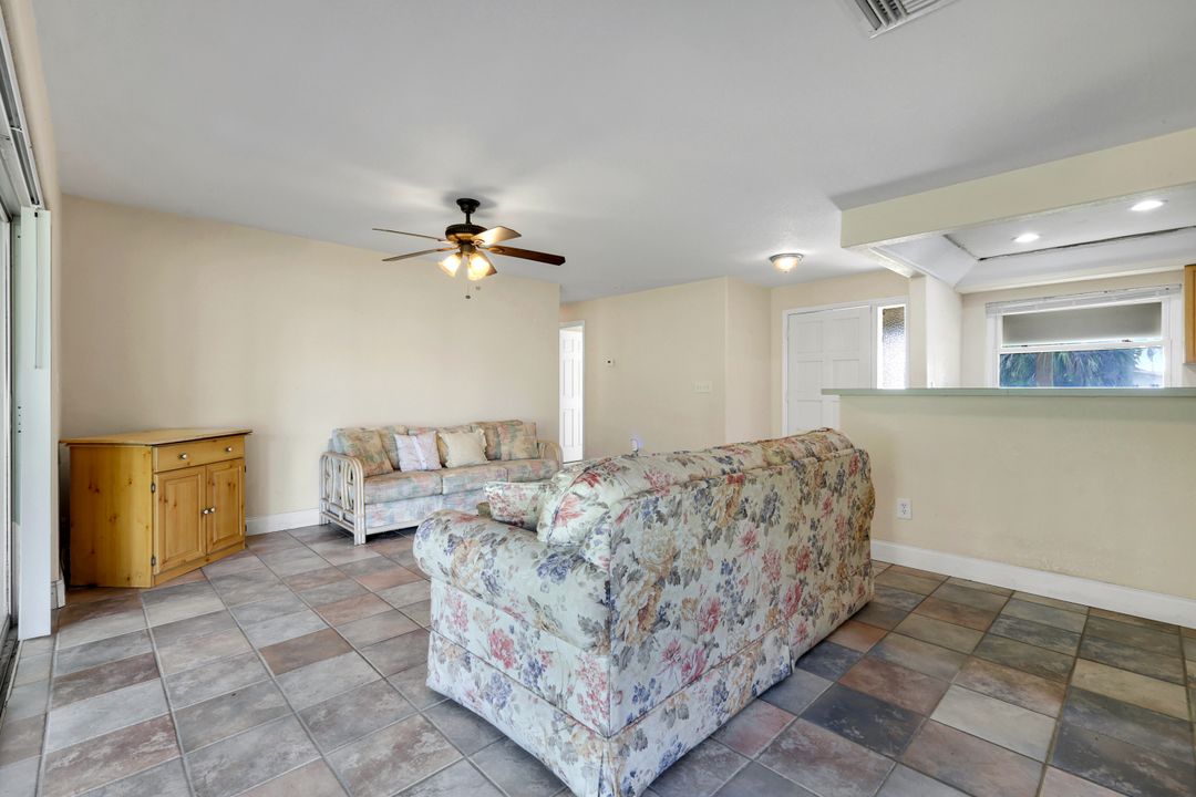 5248 Versaille Ct, Cape Coral, FL 33904