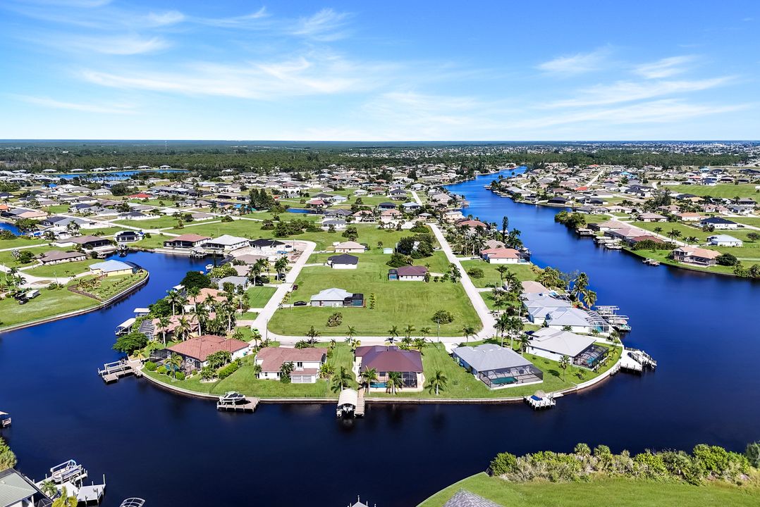 2208 NW 38th Pl, Cape Coral, FL 33993