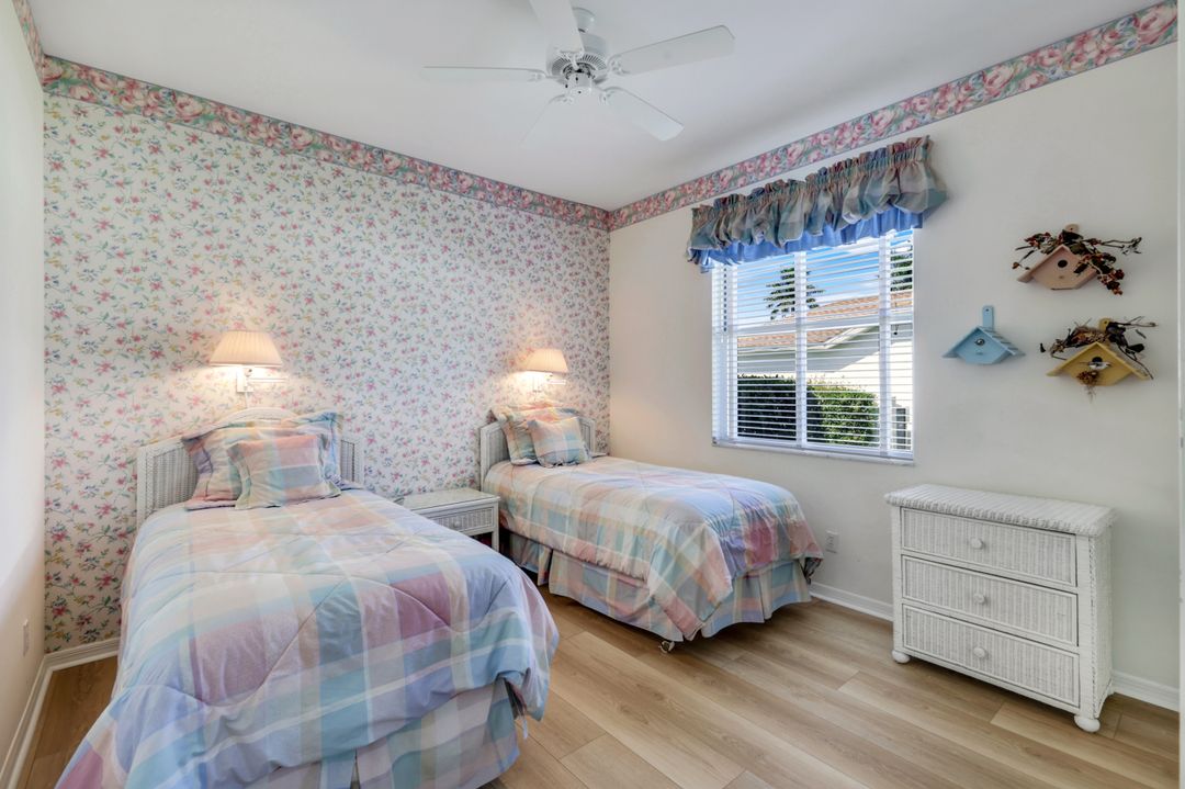 190 Palmetto Dunes Cir, Naples, FL 34113