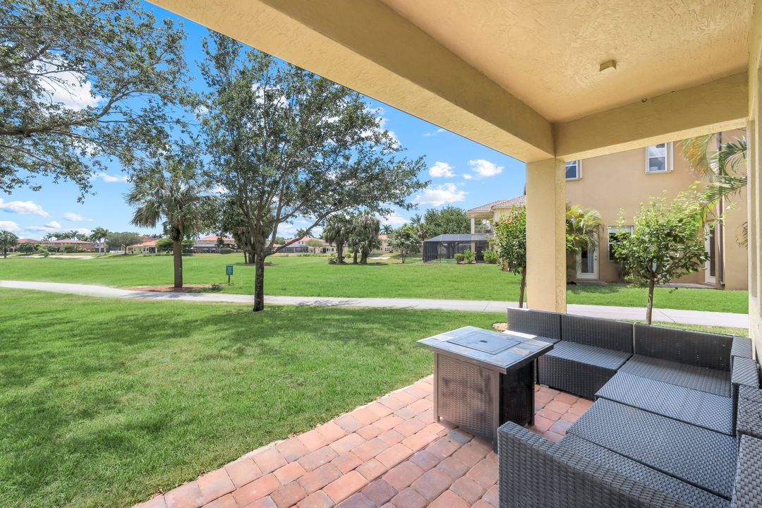 1776 Birdie Dr, Naples, FL 34120