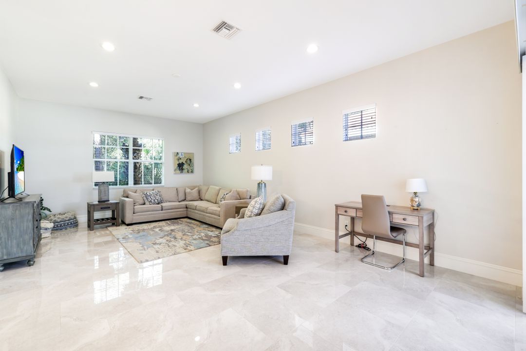 5652 Kensington Loop, Fort Myers, FL 33912