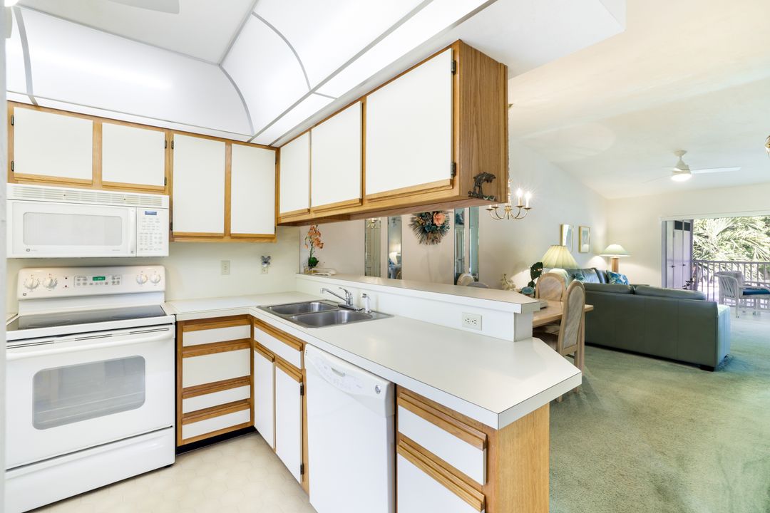 837 W Elkcam Cir, Unit 425 - Marco Island, FL 34145