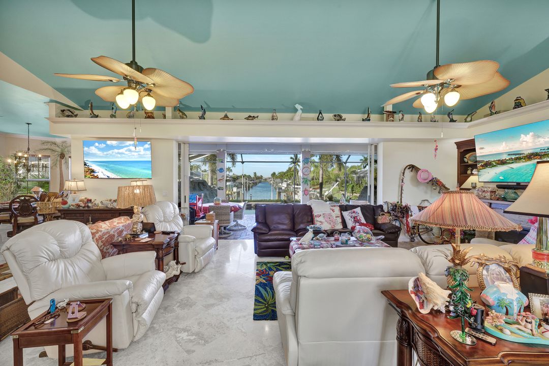 907 SW 51st Terrace, Cape Coral, FL 33914